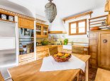 Galerie: Voll ausgestattete Küche – Seevilla Leitner – Ferienhaus direkt am Millstätter See in Kärnten