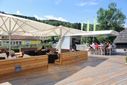 X-Bar – Strandbar am Millstätter See beim Hotel ROYAL X – Urlaub in Kärnten am See – Ferienhaus am See – Seevilla Leitner – Urlaub am Millstätter See