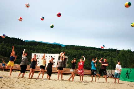 Beachvolleyballplatz am Millstätter See beim Sporthotel ROYAL X – Urlaub im Ferienhaus – Ferienhaus am See – Seevilla Leitner – Urlaub in Kärnten am See